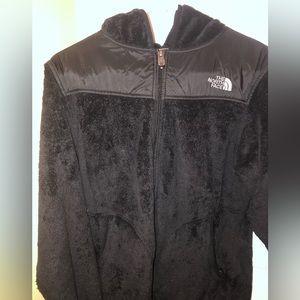 The North Face black jacket. In good used condition.